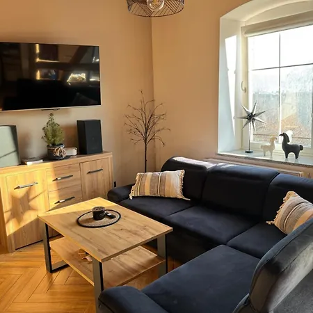 Dawna Mleczarnia Loft Apartmán *