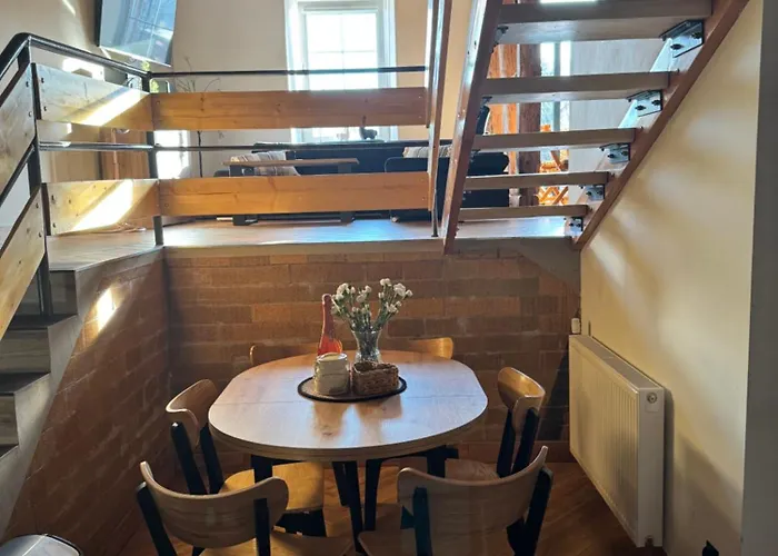 Dawna Mleczarnia Loft Apartmán *
